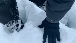 Рязанец пробил голову, поскользнувшись на необработанной наледи у магазина