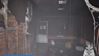 В Усинске потушили пожар в заброшенном здании, пострадавших нет