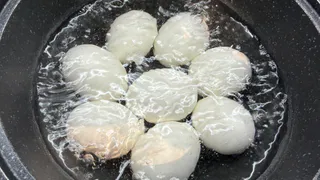 Варю яйца на Пасху без трещинок - гениальный метод, о котором знают только ушлые хозяйки