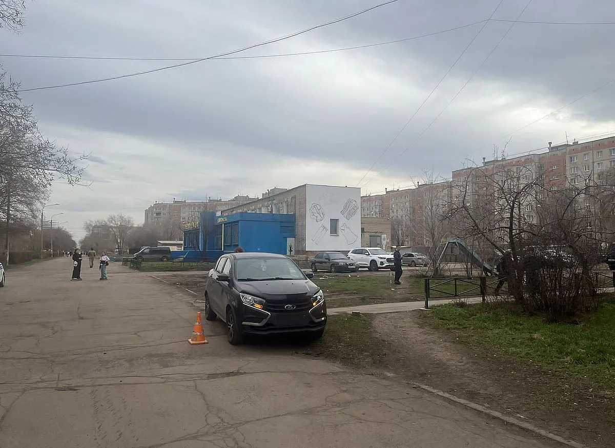 В Магнитогорске автоледи сбила ребёнка на тротуаре у дома № 20 на улице Ворошилова