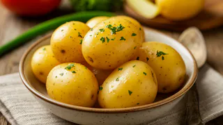 Картофель варите не в воде, а в этом — впитает всё блаженство: вот какой секрет раскрыли шеф-повара