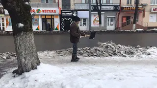 Дорожники вышли на борьбу с гололедом в Брянске