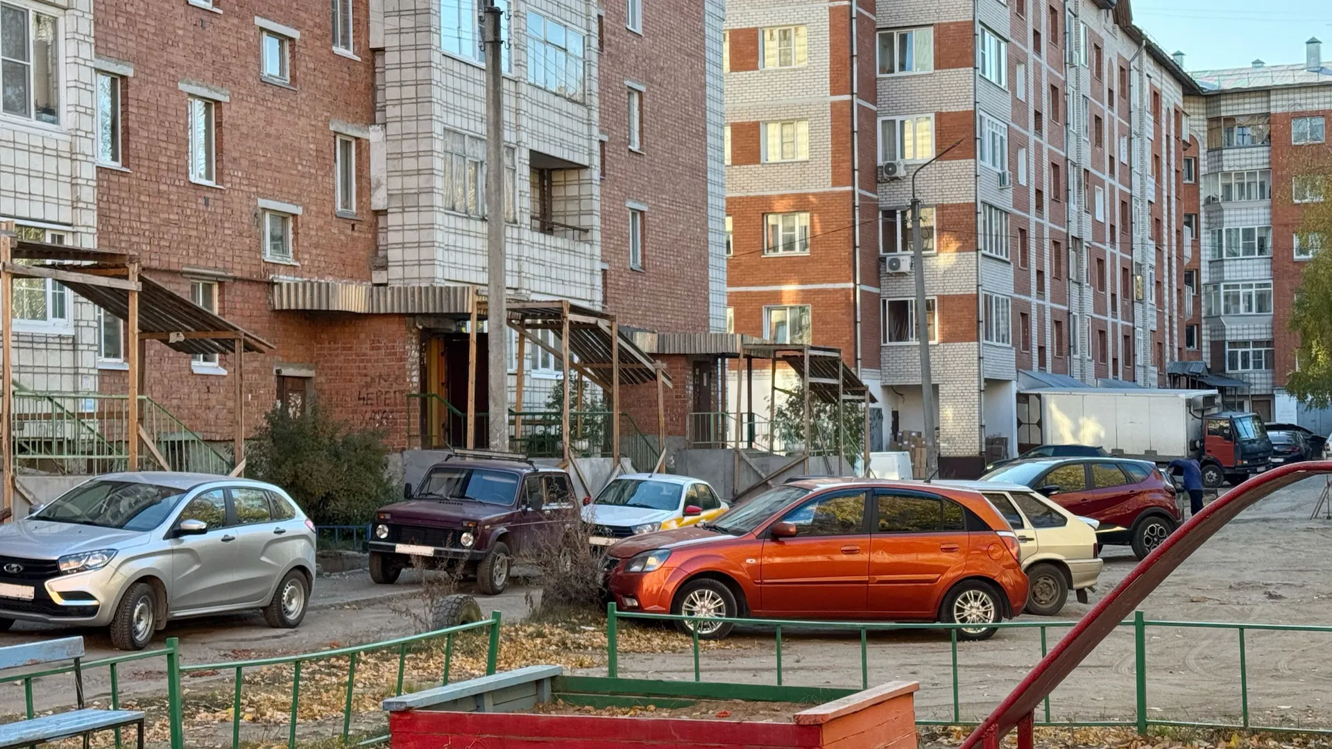 Водители с категорией «В» смогут оформить еще одни права без сдачи экзамена в июле - понадобится всего лишь одна справка