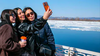 Нижнекамцы засняли старт весеннего ледохода на Каме