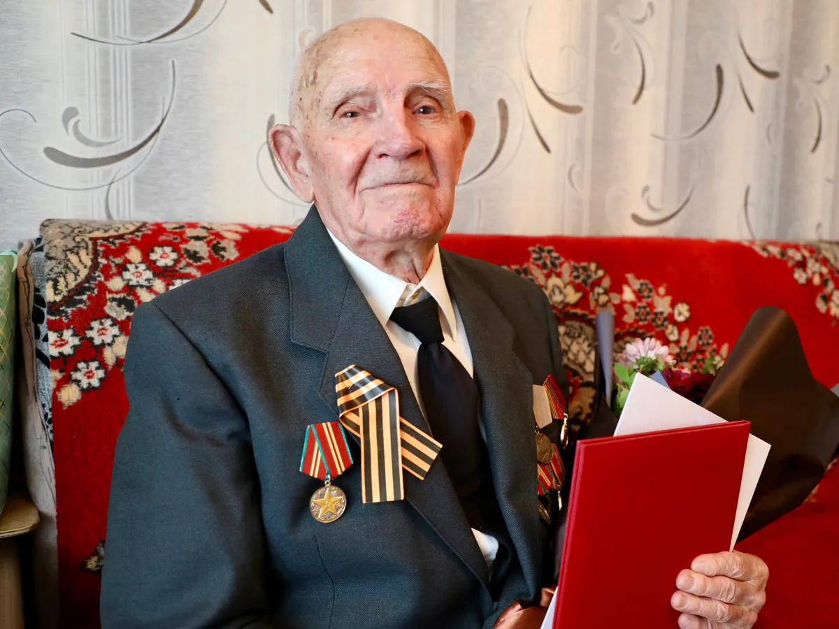 Сергей Бердников навестил ветерана ВОВ в преддверии Дня Победы