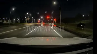 На Лыбедской магистрали водитель чудом не сбил самокатчиков