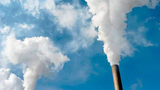 В Рязани штиль. Вредные выбросы от заводов висят над городом