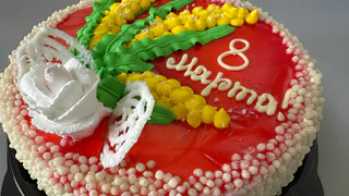 Красивый снаружи — не значит безопасный внутри: правила покупки торта без риска