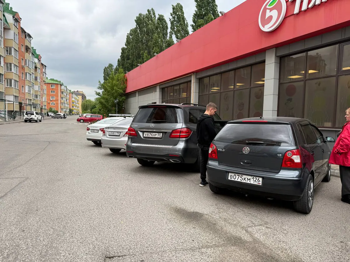 «Покупателей теперь не пустят на порог в магазины»: «Пятерочка», «Магнит» и «Перекресток» вводят новые правила