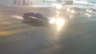 ДТП на площади Победы стало причиной многочасовой пробки