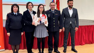 Во Владимире торжественно вручили первые паспорта юным гражданам