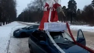 В Клинцах оштрафовали водителя «ВАЗа» с Дедом Морозом на крыше