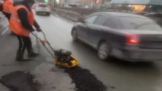 В Челябинской области начали делать ямочный ремонт дорог