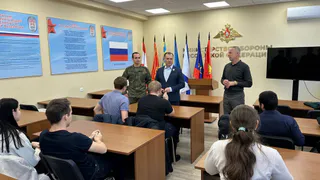 Студенты РГУ посетили пункт отбора на военную службу по контракту