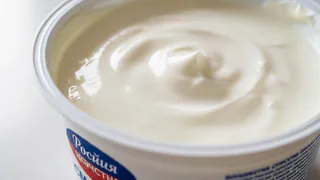 Давно не покупаю сметану в магазине: делаю дома из литра молока – магический вкус меньше чем за час