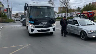 В Рязани водитель маршрутки №75 попал в ДТП из-за разговора по телефону