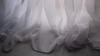 Тюль стал белее летнего облака: вот что требуется добавить при стирке - вешаем без утюга