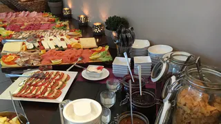 "Царские угощения": когда сказал, что еду в Абхазию на "всё включено", все смеялись - но перестали, увидев роскошный стол