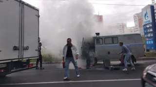 На переулке Пилотов в Брянске загорелась машина полиции