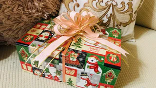 Никаких чайников и полотенец: 150+ идей подарков родственникам на Новый год - зарыдают от счастья