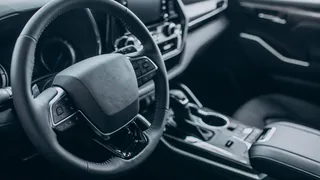 Дилеры избавляются от Chery, Geely, Haval, Jetour, Aito и других китайских машин с солидными скидками до 1,6 млн рублей