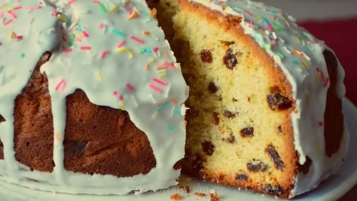 Как правильно резать кулич, чтобы он дольше хранился