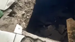 В Батыреве в подъезде дома провалился пол