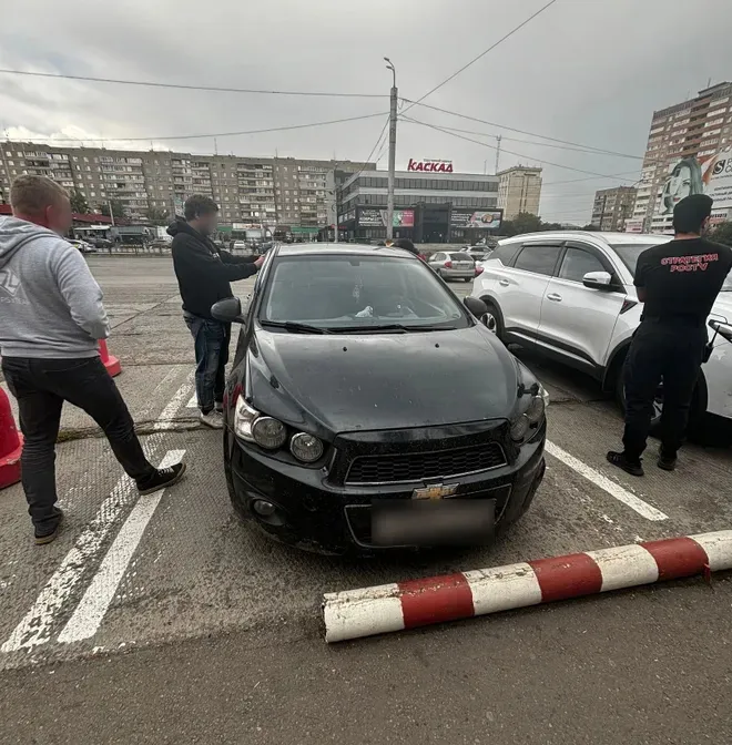 В Магнитогорске мама оставила младенца одного в машине – в ситуации разбираются полицейские