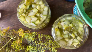 Гигантские огурцы уходят в полезную и вкусную закрутку: Соседка подсказала рецепт – больше ни одного не выброшу