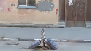 Закрыли подушками: в Рязани на Скоморошинской образовался провал