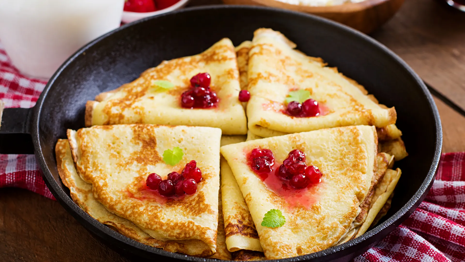 Опытный шеф-повар раскрыл 1 секретную добавку в тесто: блины удивят вкусом