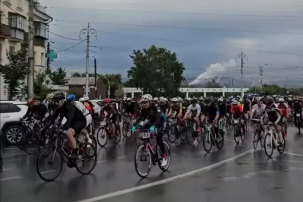 500 велосипедистов преодолели испытание дождем на заезде "Магнитогорск-Банное"  