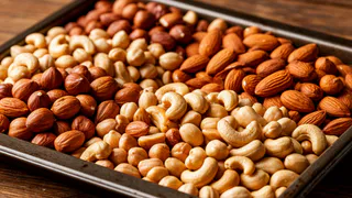 Ученые назвали самый полезный орех: не миндаль, не арахис — в два раза полезнее грецкого