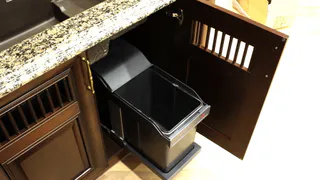 Казанец решил сжечь любовницу, найдя в мусорном ведре использованные средства предохранения