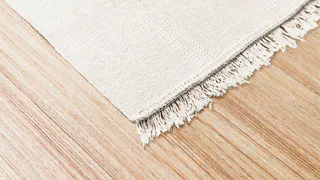 85-летняя бабушка ковёр не выбивает, но он всегда чистый и не воняет. Секрет в 2 ингредиента