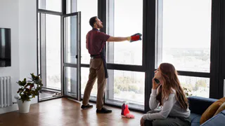 Панорамные окна в квартире: честный разбор плюсов, минусов и скрытых расходов