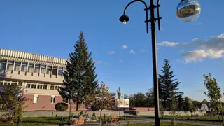 На Набережной Брянска вандалы разбили фонарь