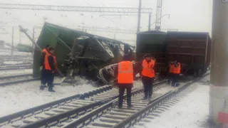 ЧП в Рыбном - с рельсов сошел товарный вагон