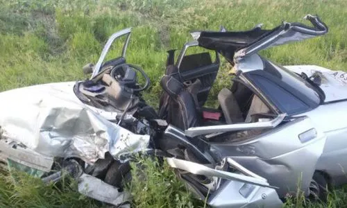 В лобовом столкновении погибли четверо парней