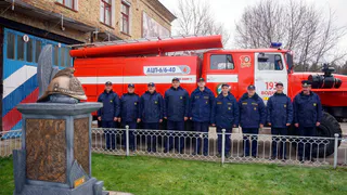В ухтинском поселке установили памятный монумент, посвященный пожарным