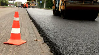 Начался ремонт дороги на ул. Чабьинской