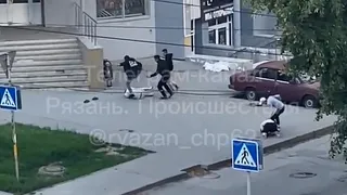 Жители Рязани засняли массовую драку на улице Пушкина