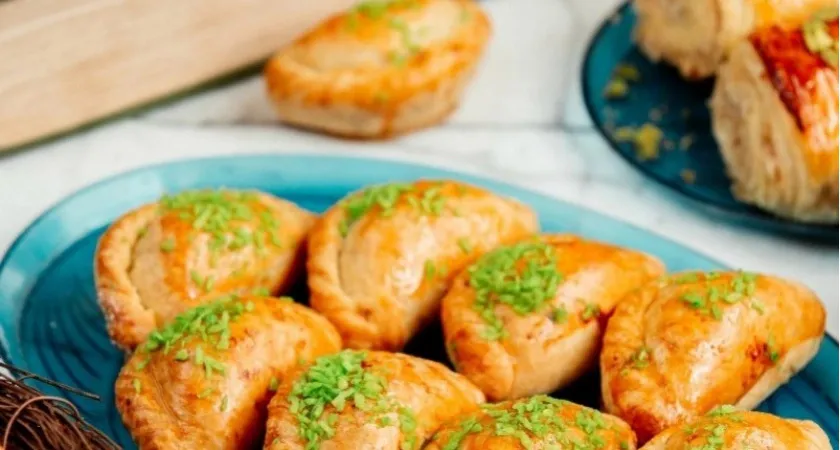 Сытные пирожки для тех, кто сейчас соблюдает диету: берем кефир и 1 яйцо - можно на ночь