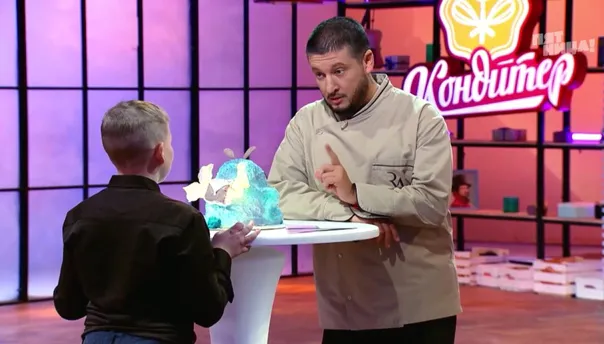 «Не хватает абсолютно всего»: звёздный кондитер Ренат Агзамов разнёс торт школьника из Миасса