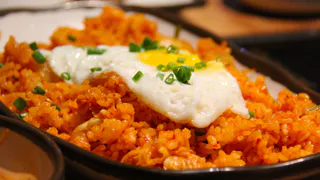 Рис по-особенному: 1 ложка «секретного» ингредиента раскроет гарнир по-новому – гости будут выпрашивать рецепт