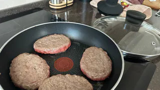 Почему котлеты разваливаются на сковороде - эту ошибку совершают даже опытные хозяйки