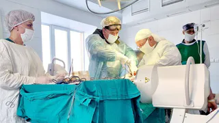 Пензенские хирурги удалили взрывоопасный осколок из бедра бойца СВО