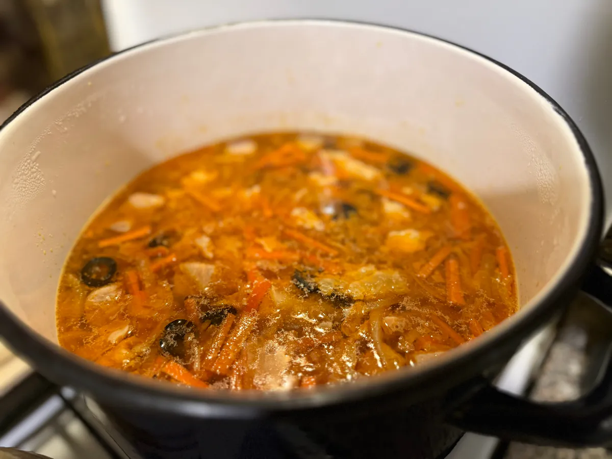 Зачем в советских домах клали ложку в кастрюлю с супом. Старый трюк