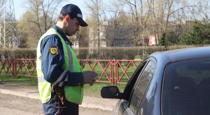 Можно ли перевозить ребенка на переднем сиденье авто - комментарии ГИБДД