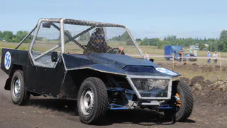 Автогонщик из Чувашии передал свой спорткар в зону СВО